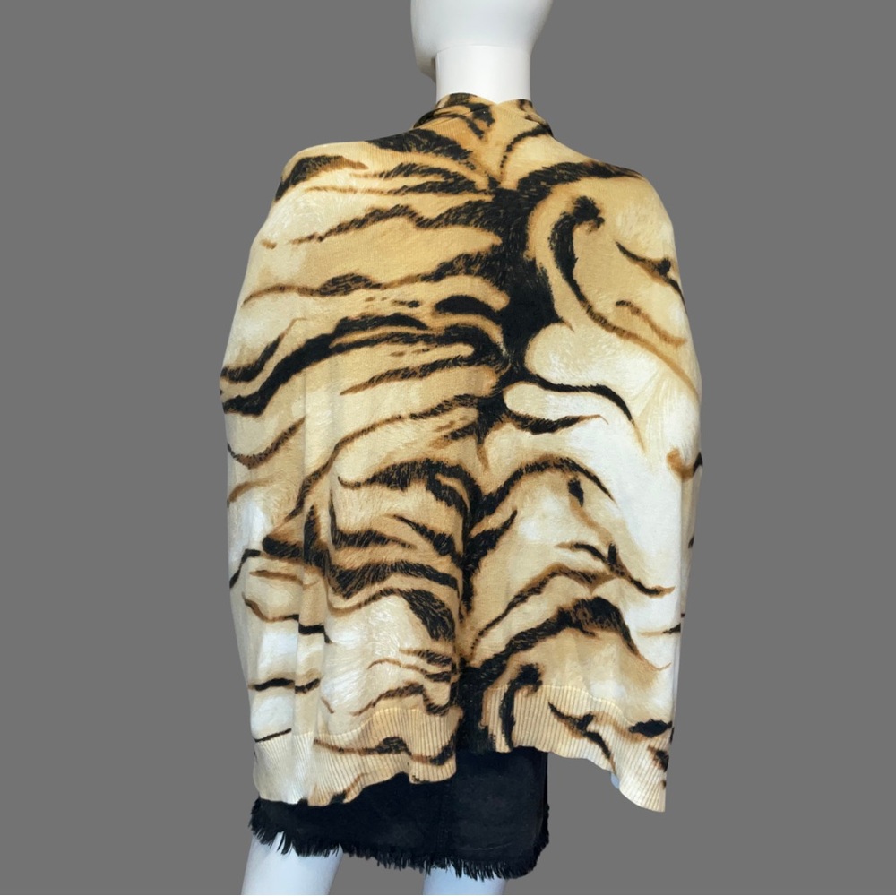 Chicos Women's Tiger Essence Covering Ruana Natural Cream Sz S/M NWT! $109 MSRP - Picture 3 of 4